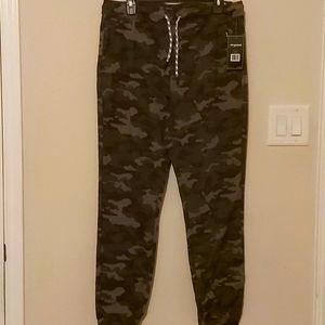 Women's Camo pant/joggers size 12/M. New!